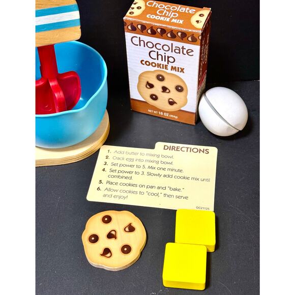 Melissa & Doug Wooden Make-a-Cake Mixer & chocolate chip cookie mix sets - Picture 6 of 9